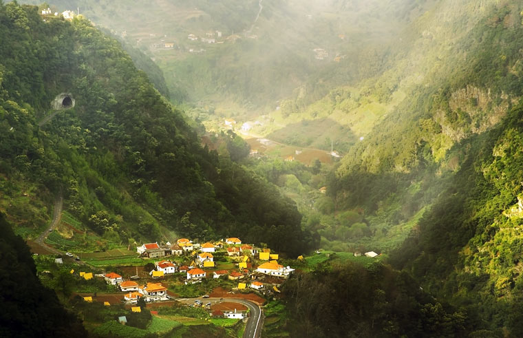 Mała wieś na wyspie Madera